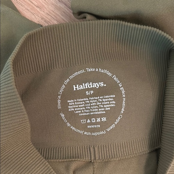 NEW Halfdays Olive Green Base Layer Set Leggings Long Sleeve Top Skiing - Picture 8 of 9